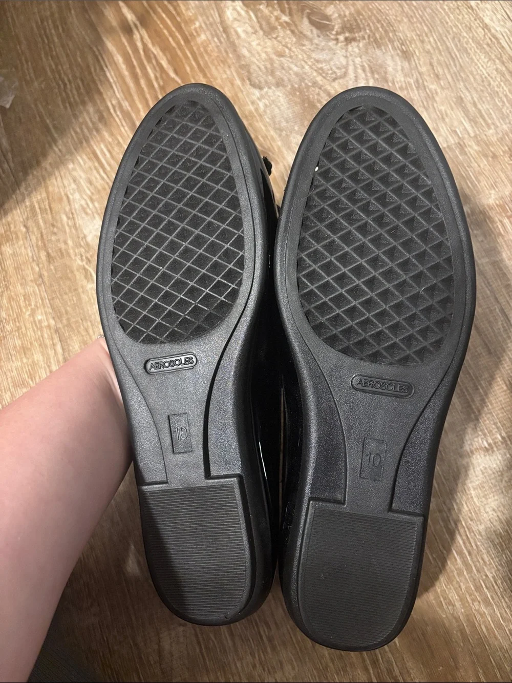 AEROSOLES Black Patent Bow Ballet Flats - Picture 3 of 3